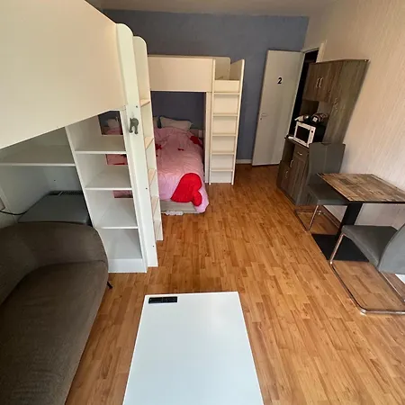 Quattro Avec Balcon 卡斯特尔